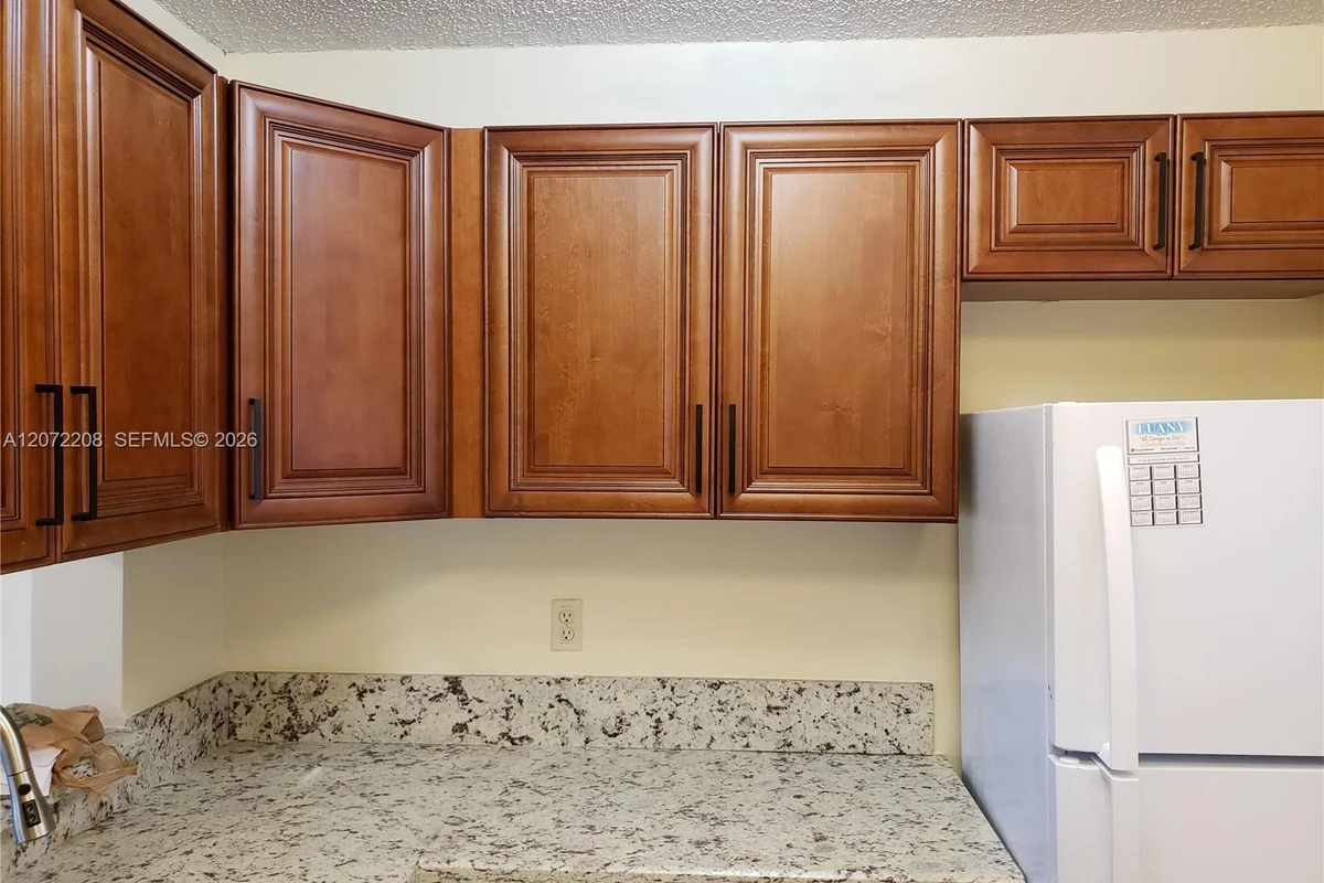 Condo in Miami: photo 1 of 21