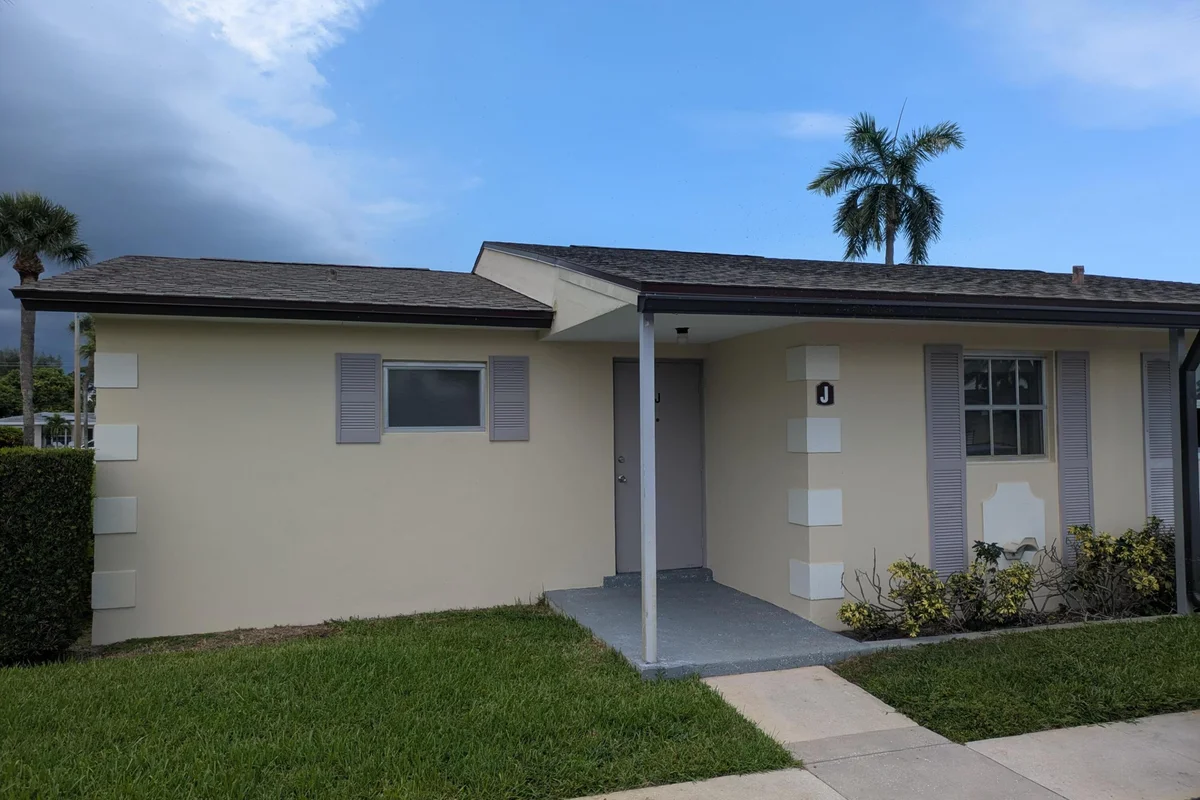2771 Ashley Dr E #J, West Palm Beach: photo 1 of 13