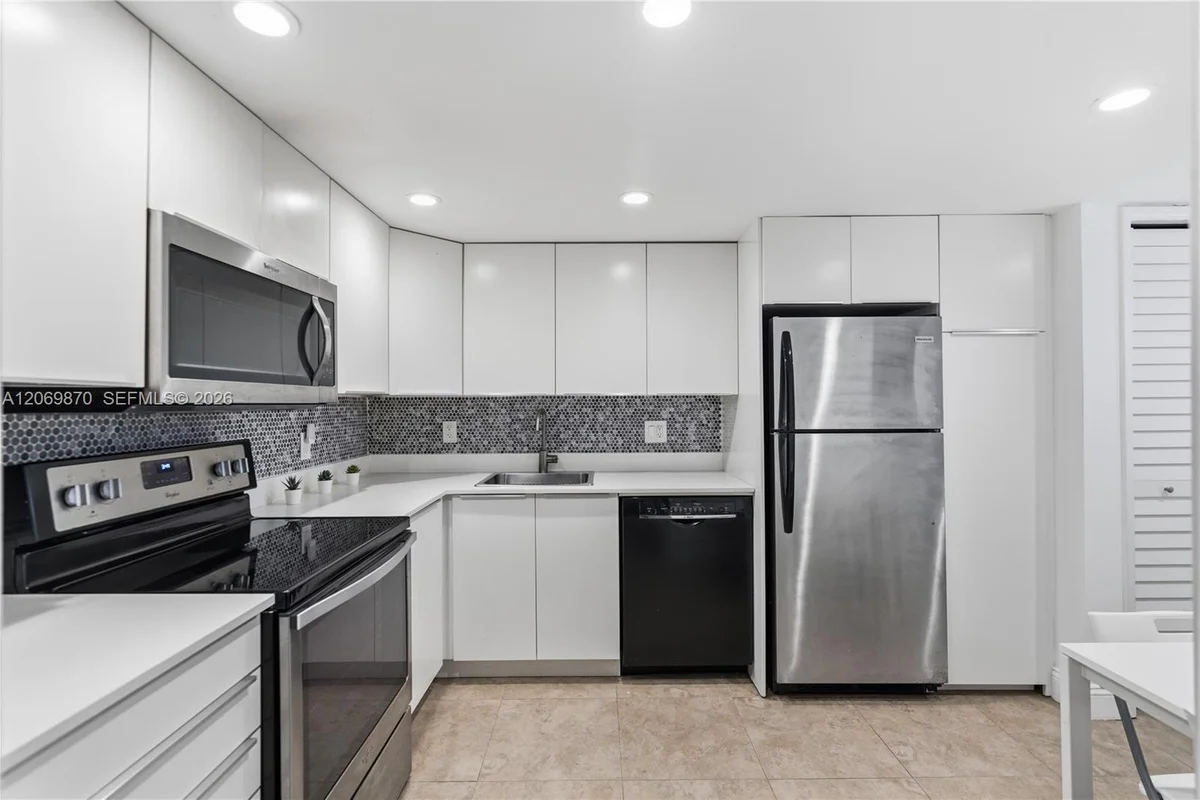 3970 Oaks Clubhouse Dr #306, Pompano Beach: photo 1 of 43