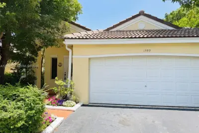 1599 Palermo Dr, Weston: photo 1 of 16