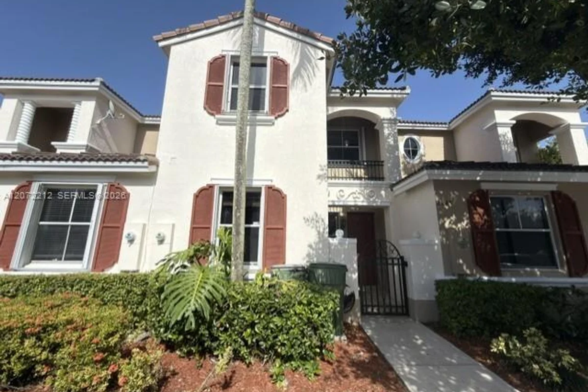 2245 NE 42nd Ave, Homestead: photo 1 of 18