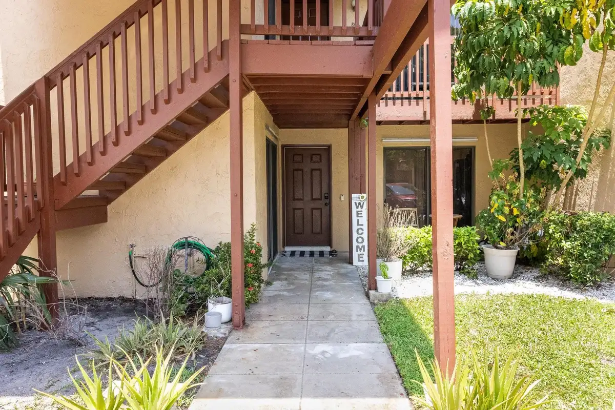 803 Lakeview Cir, Royal Palm Beach: photo 1 of 48
