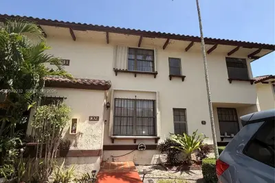 12241 SW 16th Ter #102-K, Miami: photo 1 of 35