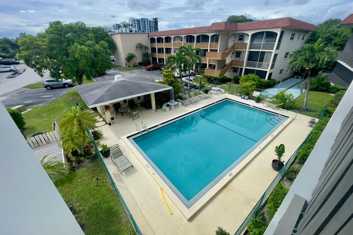 651 Pine Dr #207, Pompano Beach: photo 1 of 19