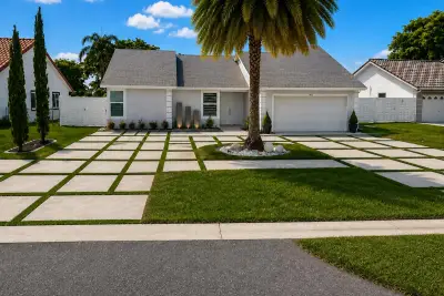 500 NW 86th Ave, Pembroke Pines: photo 1 of 24