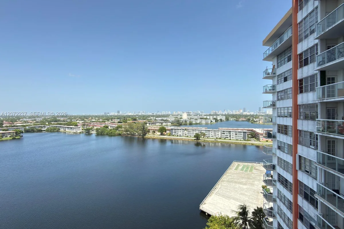 1301 NE Miami Gardens Dr #1404W, Miami: photo 1 of 13