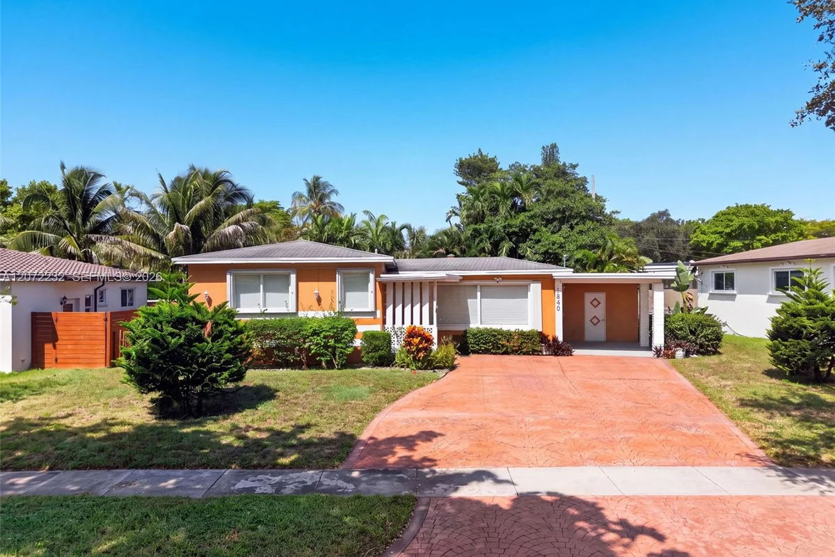 12140 NE Miami Ct, North Miami: photo 1 of 28