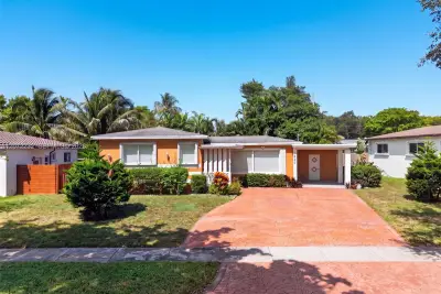 12140 NE Miami Ct, North Miami: photo 1 of 28