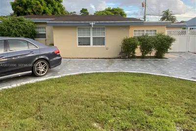 6404 SW 23rd St #1, Miramar: photo 1 of 17