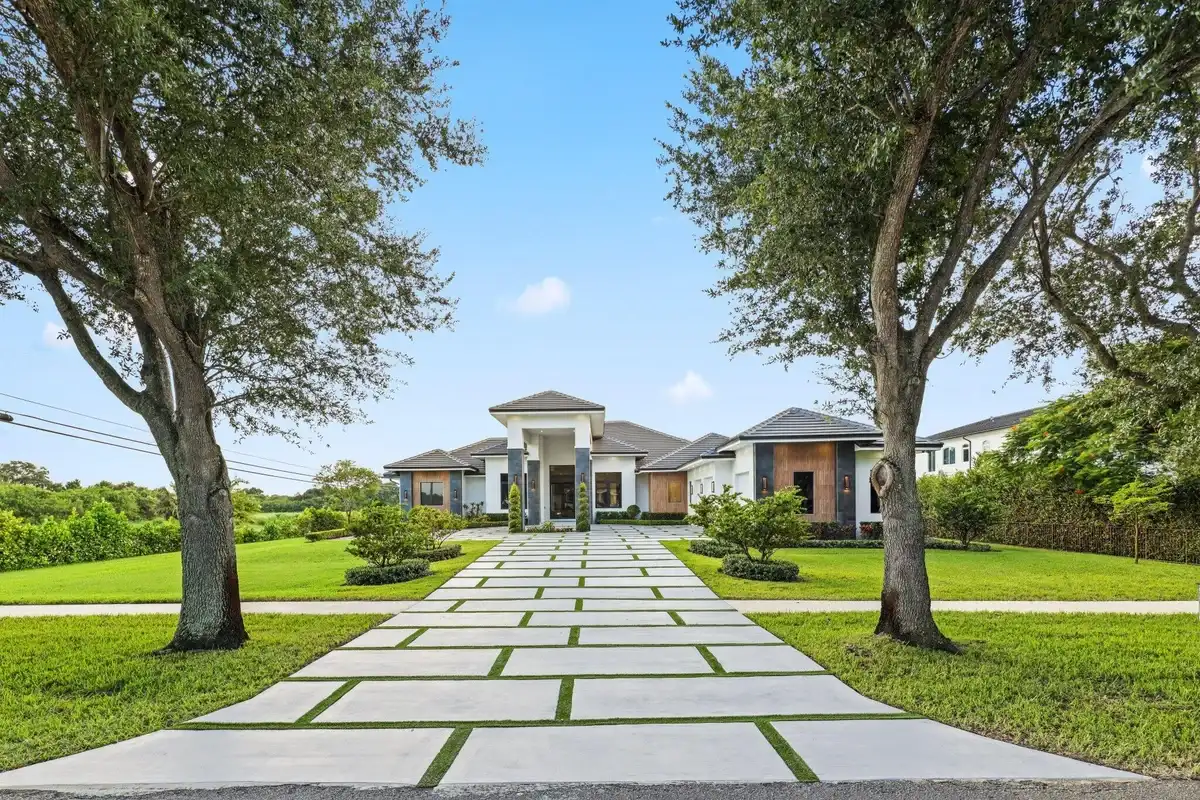 13600 Pine Meadow Ct, Davie: photo 1 of 64