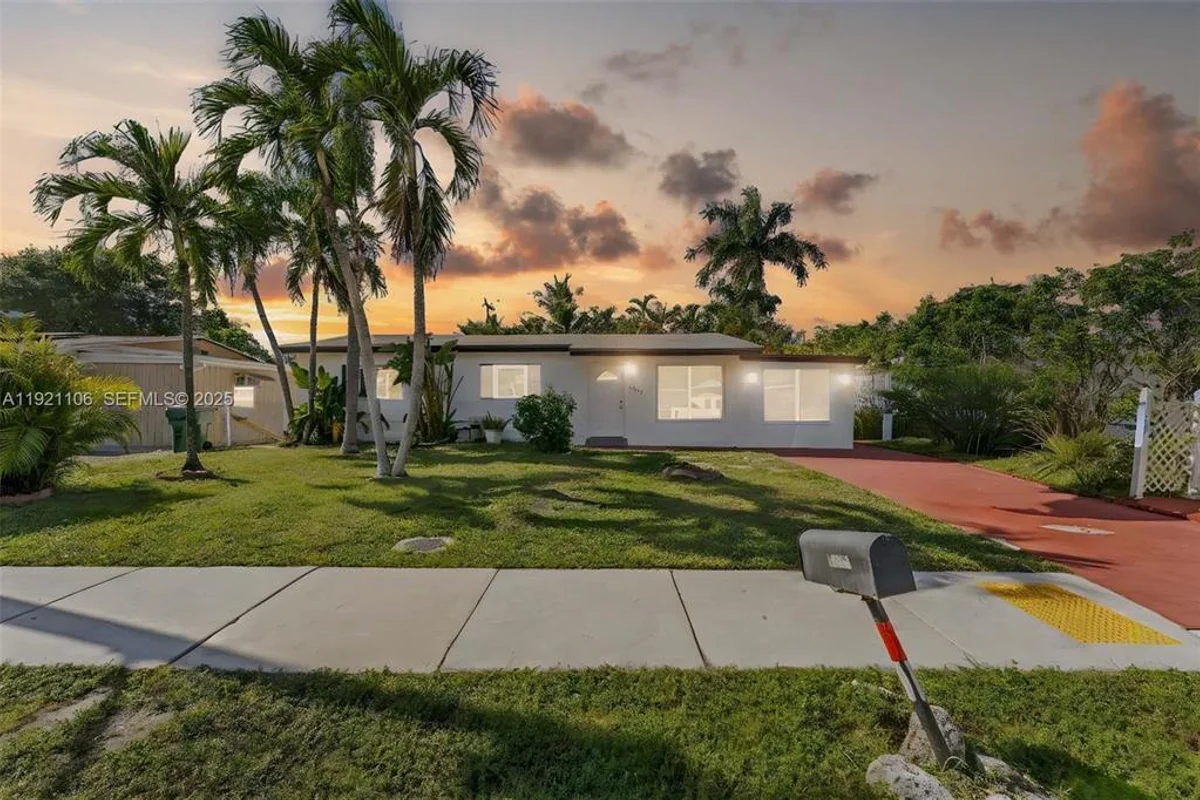 4917 SW 43rd Ter #A, Dania Beach: photo 1 of 8