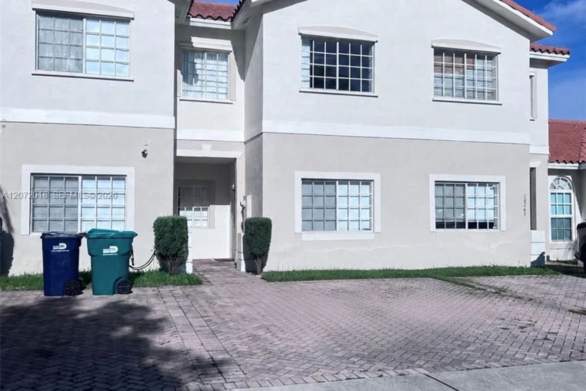 18233 SW 109th Path, Miami: photo 1 of 15