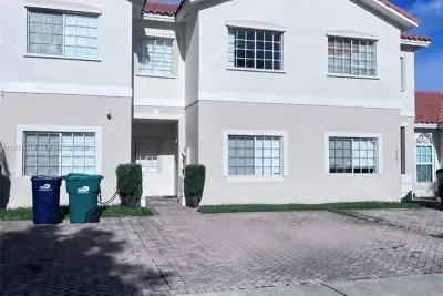 18233 SW 109th Path, Miami: photo 1 of 15