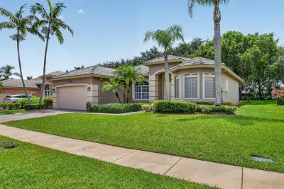 9574 Lantern Bay Cir, West Palm Beach: photo 1 of 60