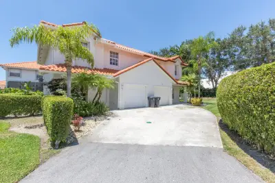 13513 Fountain View Blvd, Wellington: photo 1 of 20