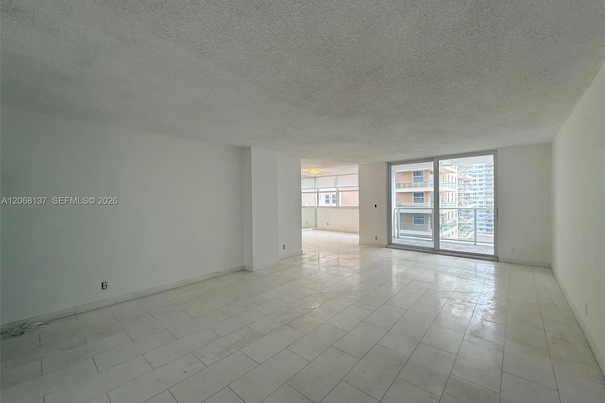 1904 S Ocean Dr #1206, Hallandale Beach: photo 1 of 25