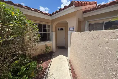 1479 Springside Dr, Weston: photo 1 of 14