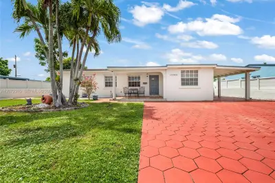 10240 SW 35th St, Miami: photo 1 of 19