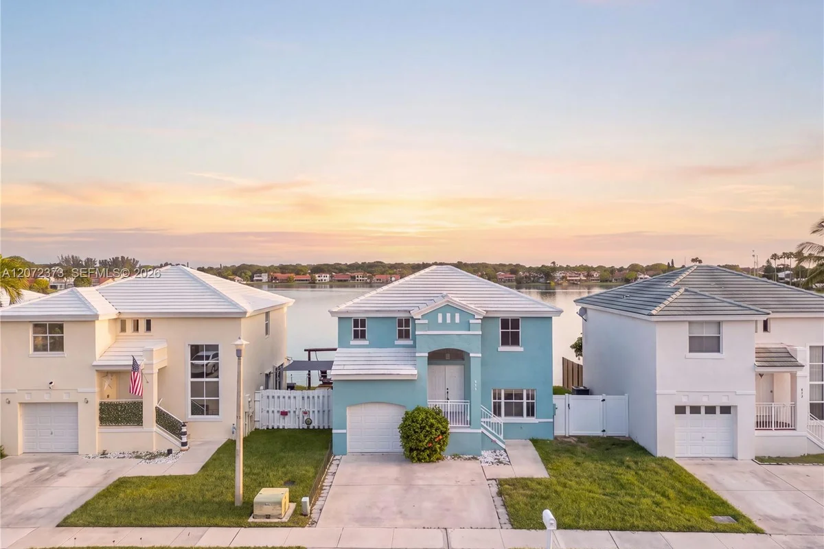 6733 Bayfront Dr, Margate: photo 1 of 47