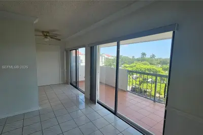 5800 SW 127th Ave #2420, Miami: photo 1 of 15