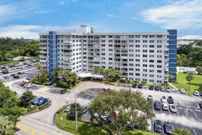4200 Hillcrest Dr #217, Hollywood: photo 1 of 36