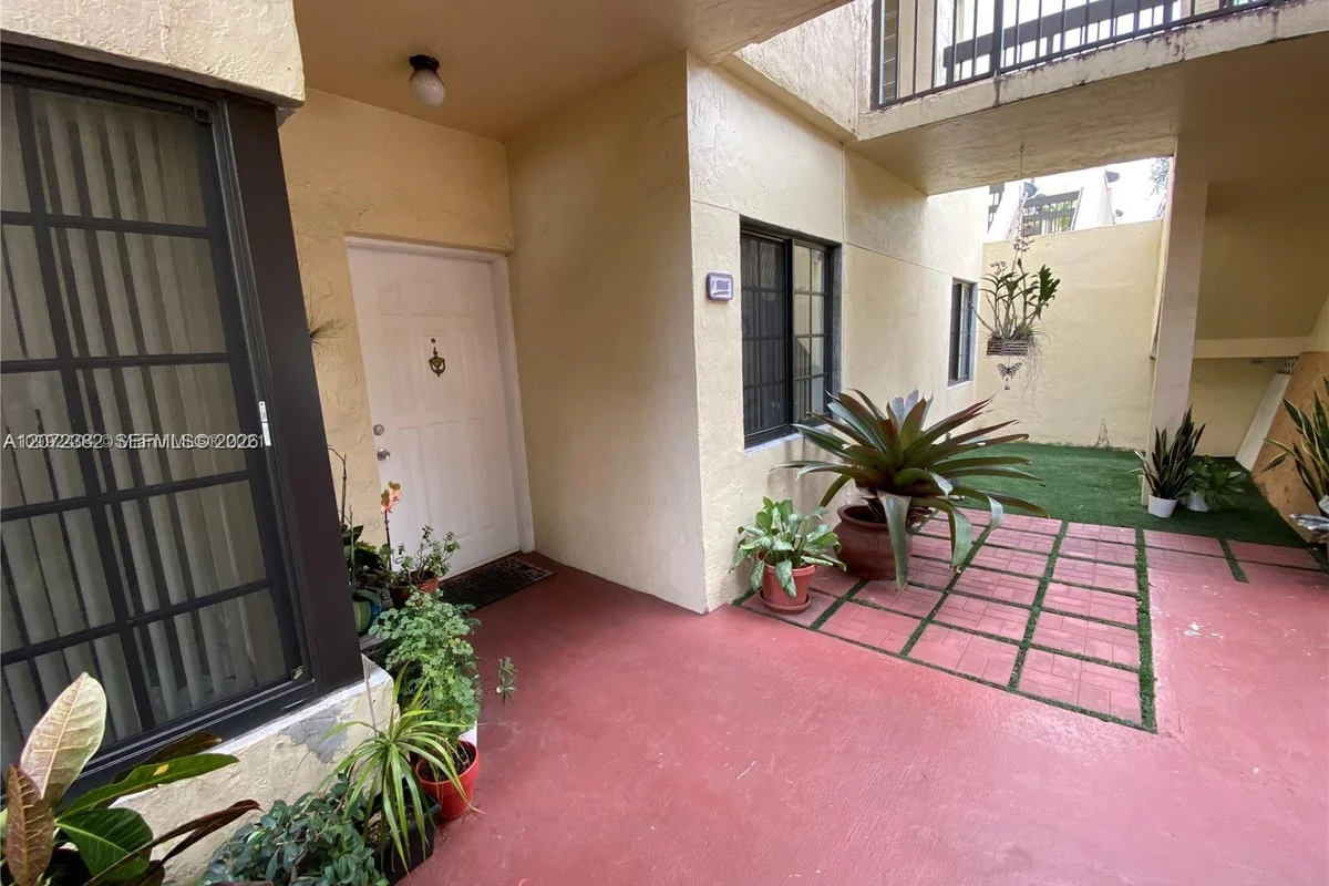 8806 SW 130th Ct #102, Miami: photo 1 of 27