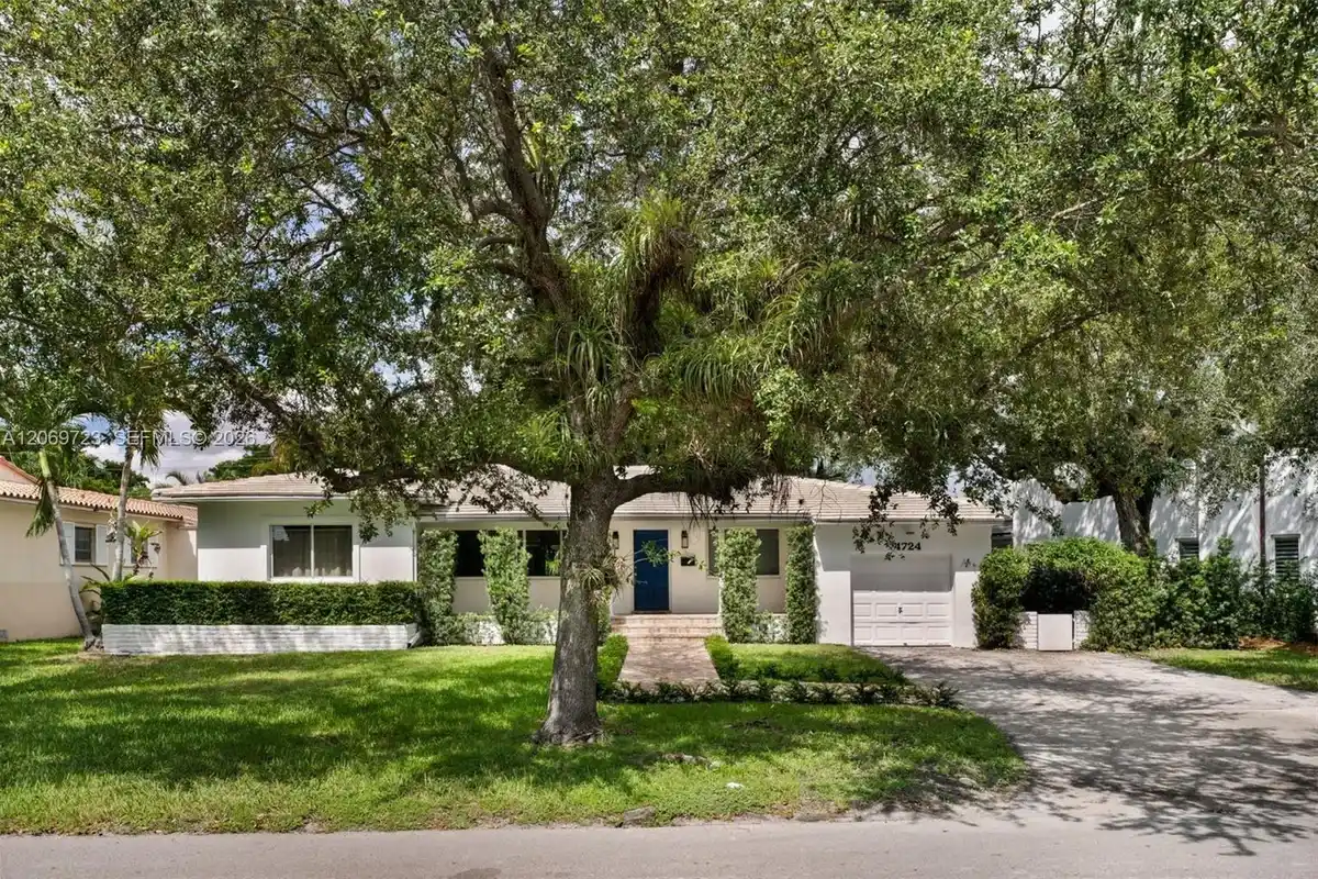 4724 Orduna Dr, Coral Gables: photo 1 of 33