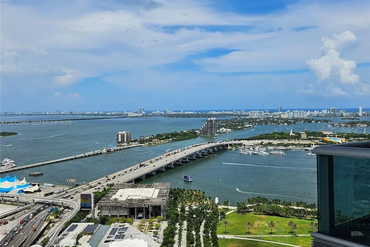 900 Biscayne Blvd #4210, Miami: photo 1 of 72