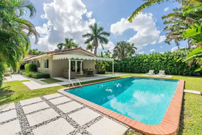 157 Worth Ct N, West Palm Beach: photo 1 of 36