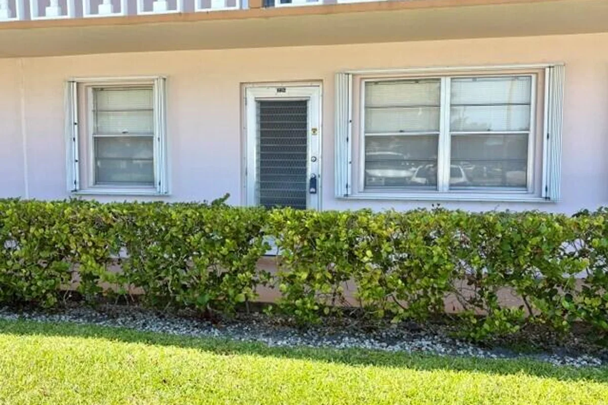 226 Kent N, West Palm Beach: photo 1 of 39