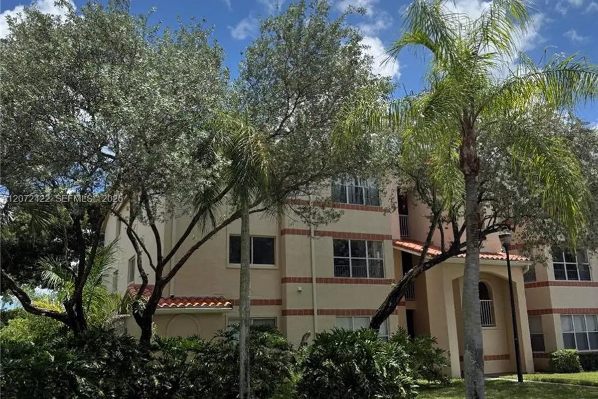 3450 N Pinewalk Dr N #421, Margate: photo 1 of 28
