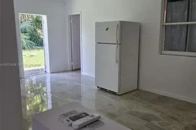 4381 Purdy Ln #2, Palm Springs: photo 1 of 17