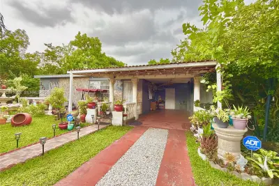12550 NW 1st Ave, North Miami: photo 1 of 47