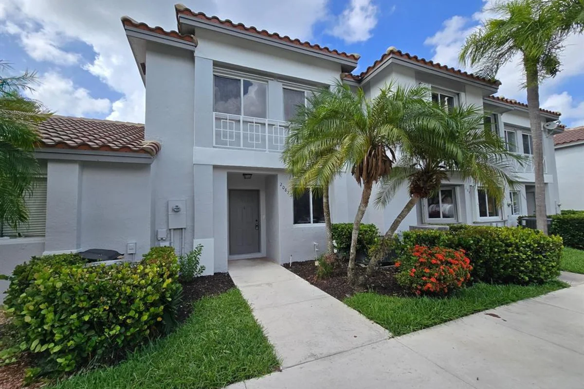 20873 NW 3rd Ln, Pembroke Pines: photo 1 of 18