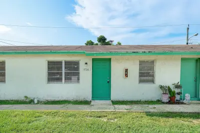 4766 Gulfstream Rd, Lake Worth: photo 1 of 24