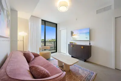2700 NW 2nd Ave #201, Miami: photo 1 of 24