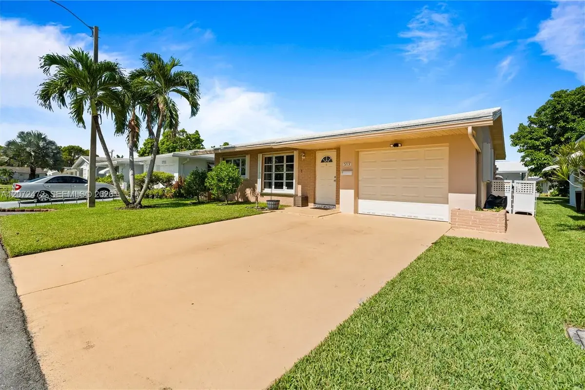 5713 NW 68th Ter, Tamarac: photo 1 of 42