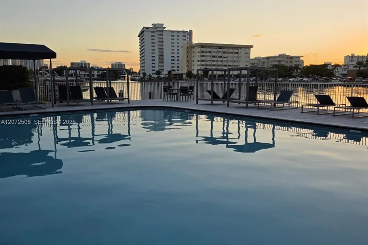 1833 S Ocean Dr #809, Hallandale Beach: photo 1 of 26