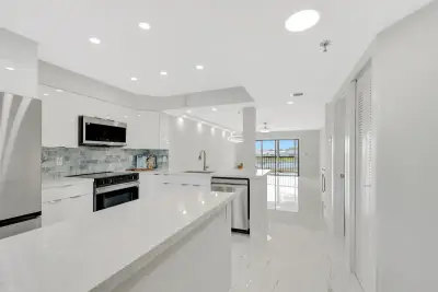 7240 Huntington Ln #202, Delray Beach: photo 1 of 65
