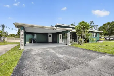 1000 Tennessee Ave, Fort Lauderdale: photo 1 of 34
