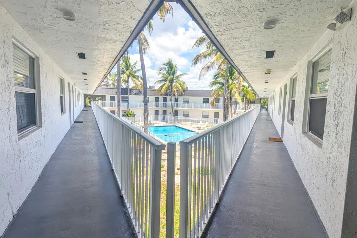 1470 N Dixie Hwy N #44, Fort Lauderdale: photo 1 of 19