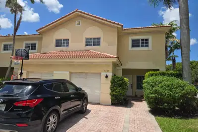 4225 E Stonecreek Cir #26, Davie: photo 1 of 17