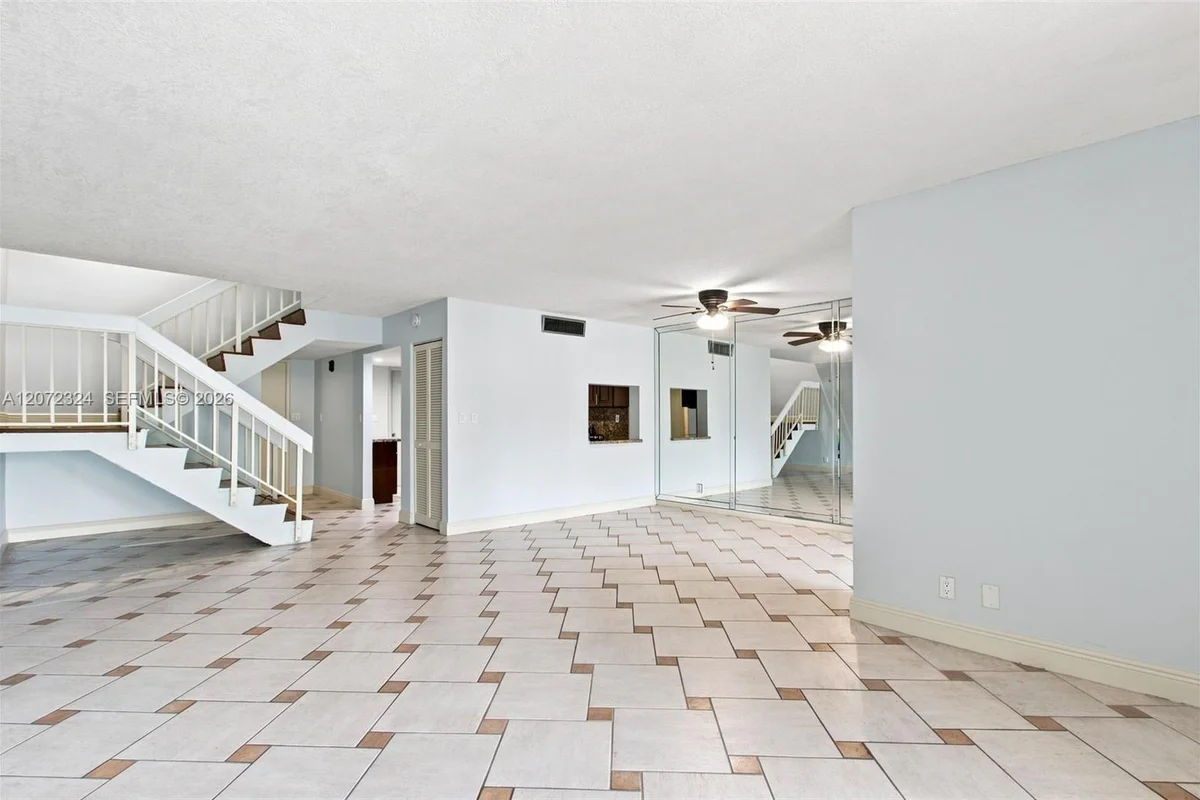 6511 Racquet Club Dr #46, Lauderhill: photo 1 of 28
