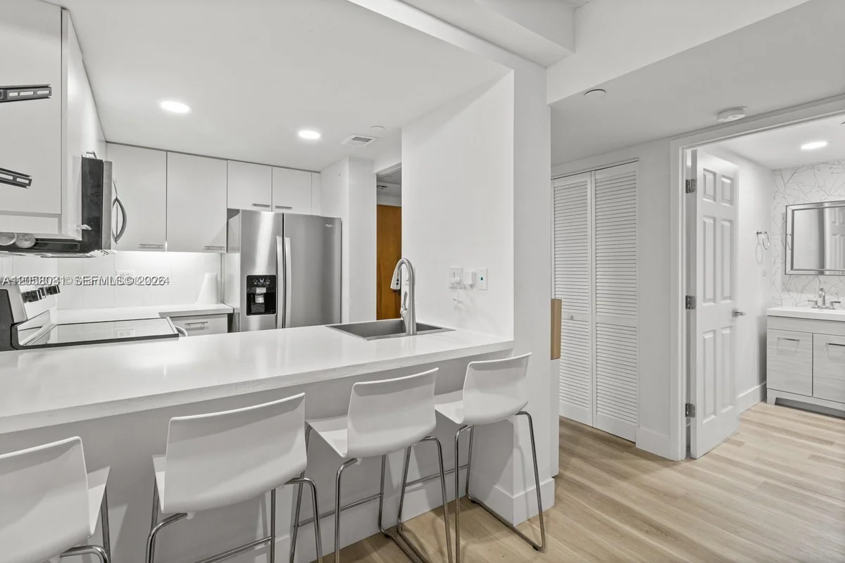2801 Florida Ave #234, Miami: photo 1 of 17