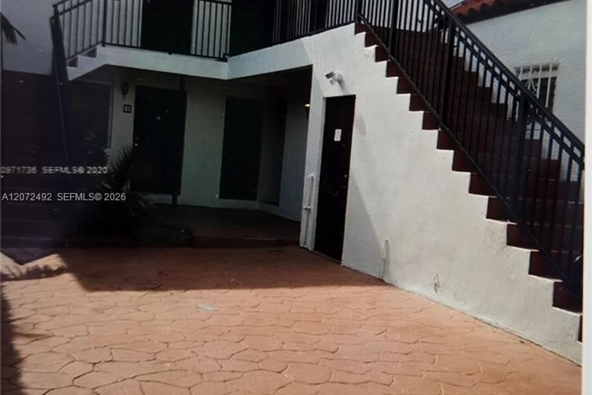 Apartment in Miami Beach: photo 1 of 3