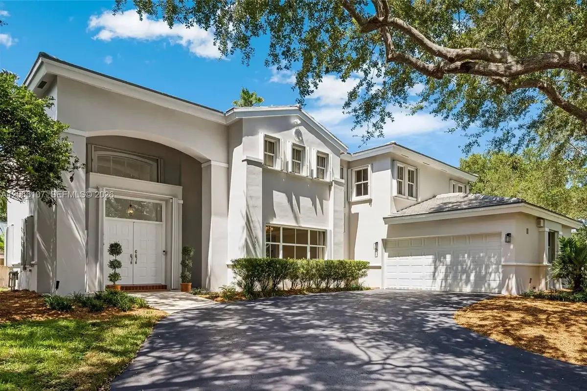 7605 SW 147th St, Palmetto Bay: photo 1 of 57