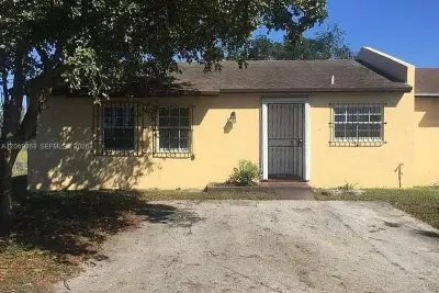 3009 NW 204th Ter, Miami Gardens: photo 1 of 5
