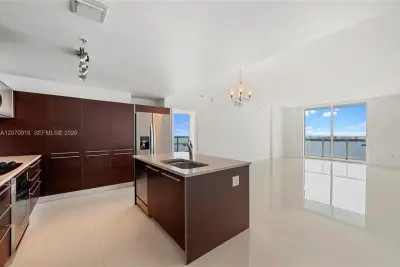 1900 N Bayshore Dr #4302, Miami: photo 1 of 36