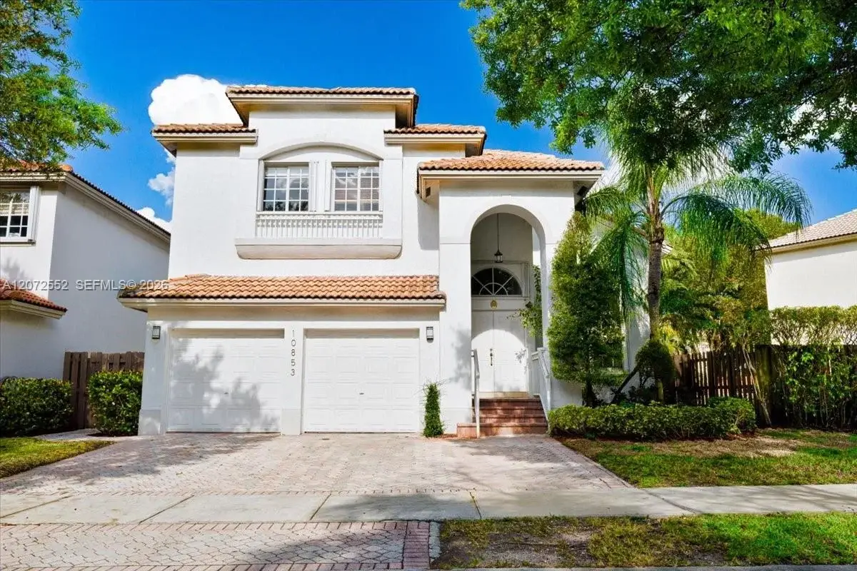 10853 NW 71st St, Doral: photo 1 of 38