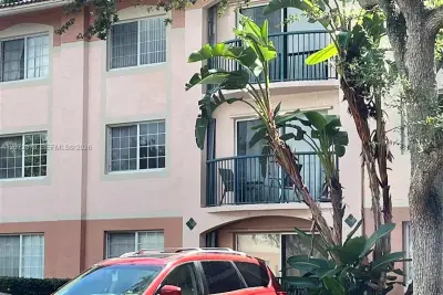 2009 SE 10th Ave #319, Fort Lauderdale: photo 1 of 13